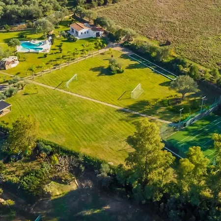 Spacious And Well Equipped Villa With Private Pool Villa *