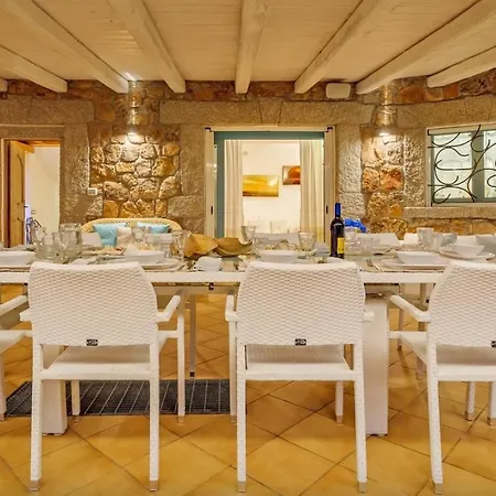 Villa Spacious And Well Equipped Villa With Private Pool