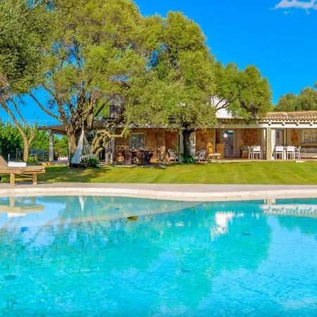 Villa Spacious And Well Equipped Villa With Private Pool