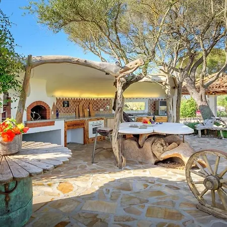 Spacious And Well Equipped Villa With Private Pool Villa *