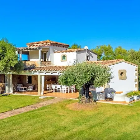 Spacious And Well Equipped Villa With Private Pool Arzachena