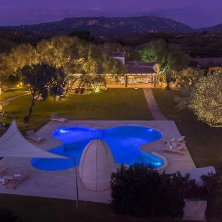 Spacious And Well Equipped Villa With Private Pool Villa