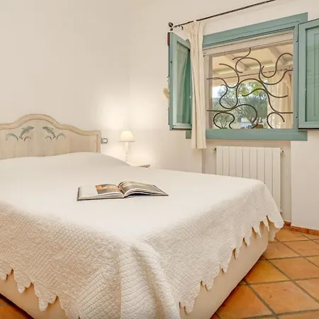Spacious And Well Equipped Villa With Private Pool Villa